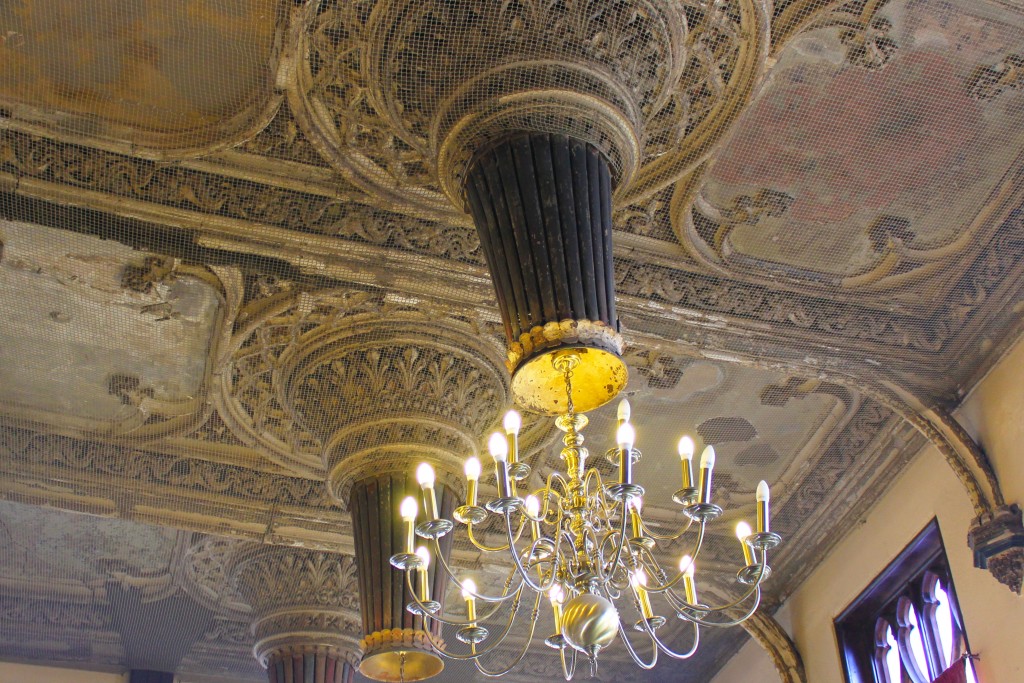 Crown and Kettle Ceiling